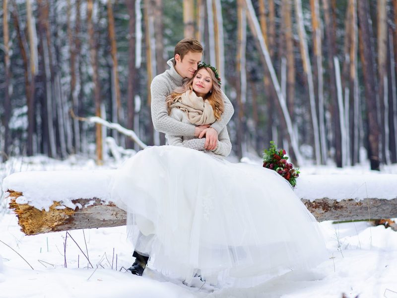 beautiful-wedding-couple-on-their-winter-wedding-2021-09-01-11-27-49-utc.jpg